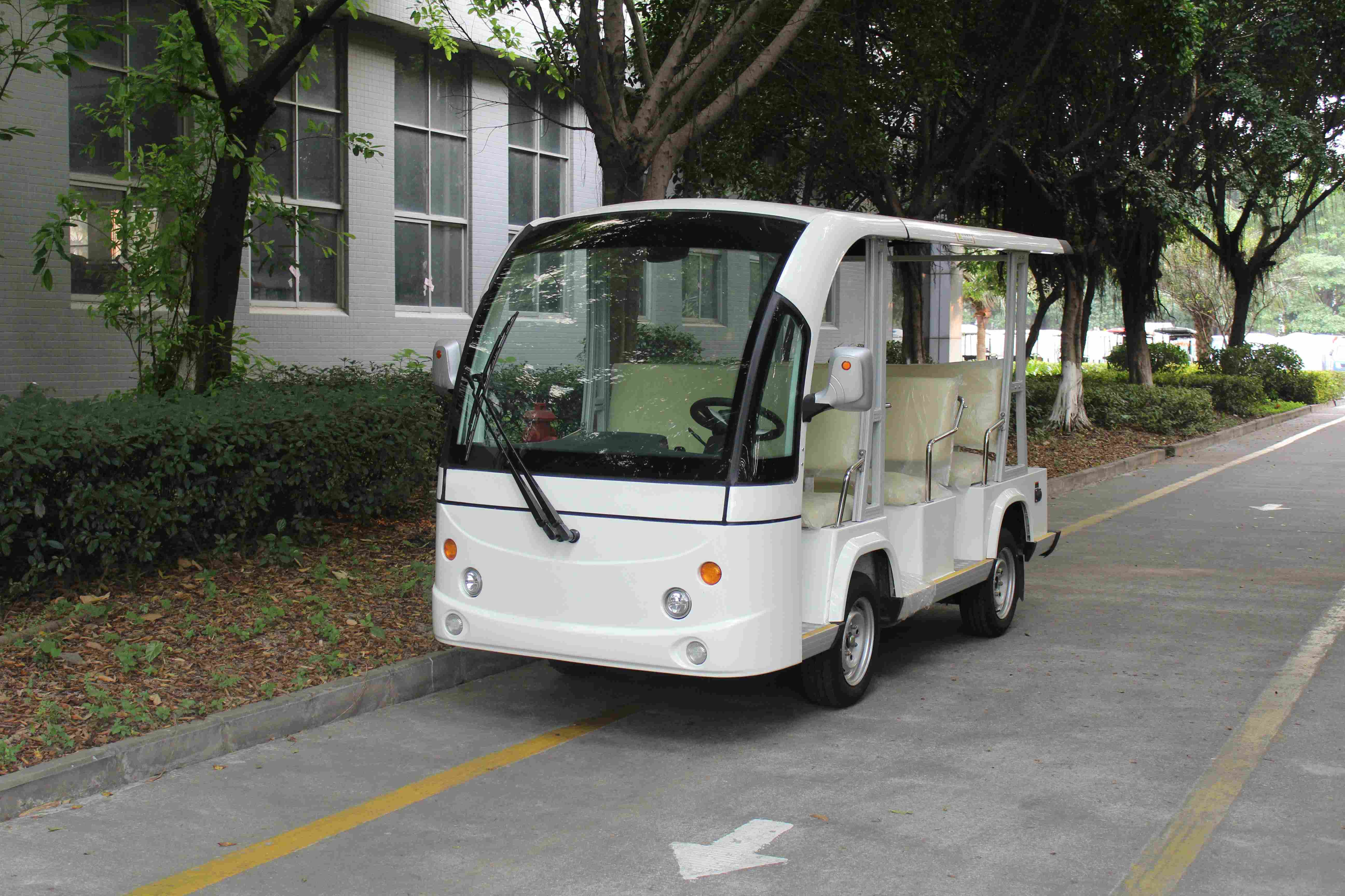 8座开放式电动观光车
