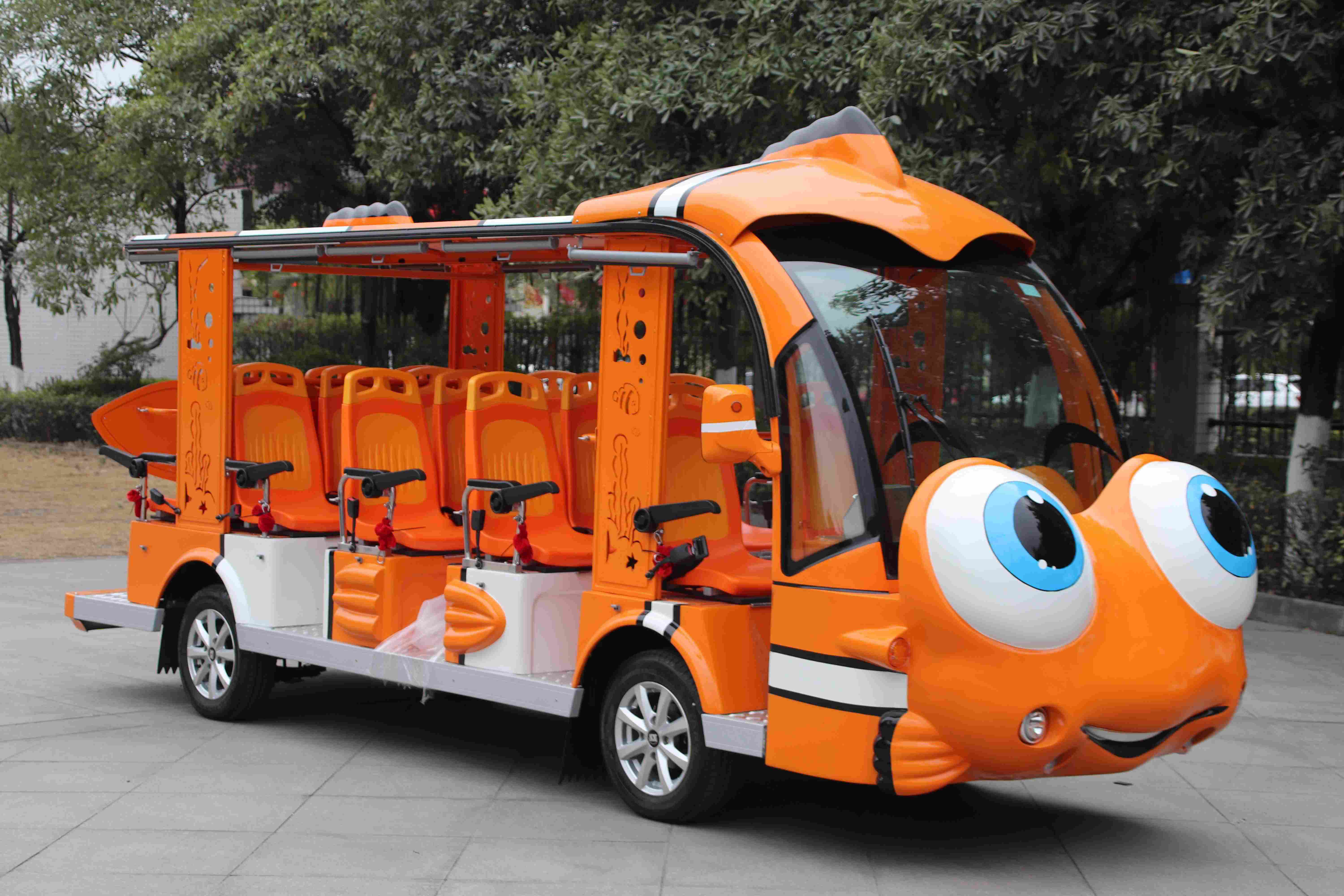尼莫观光车