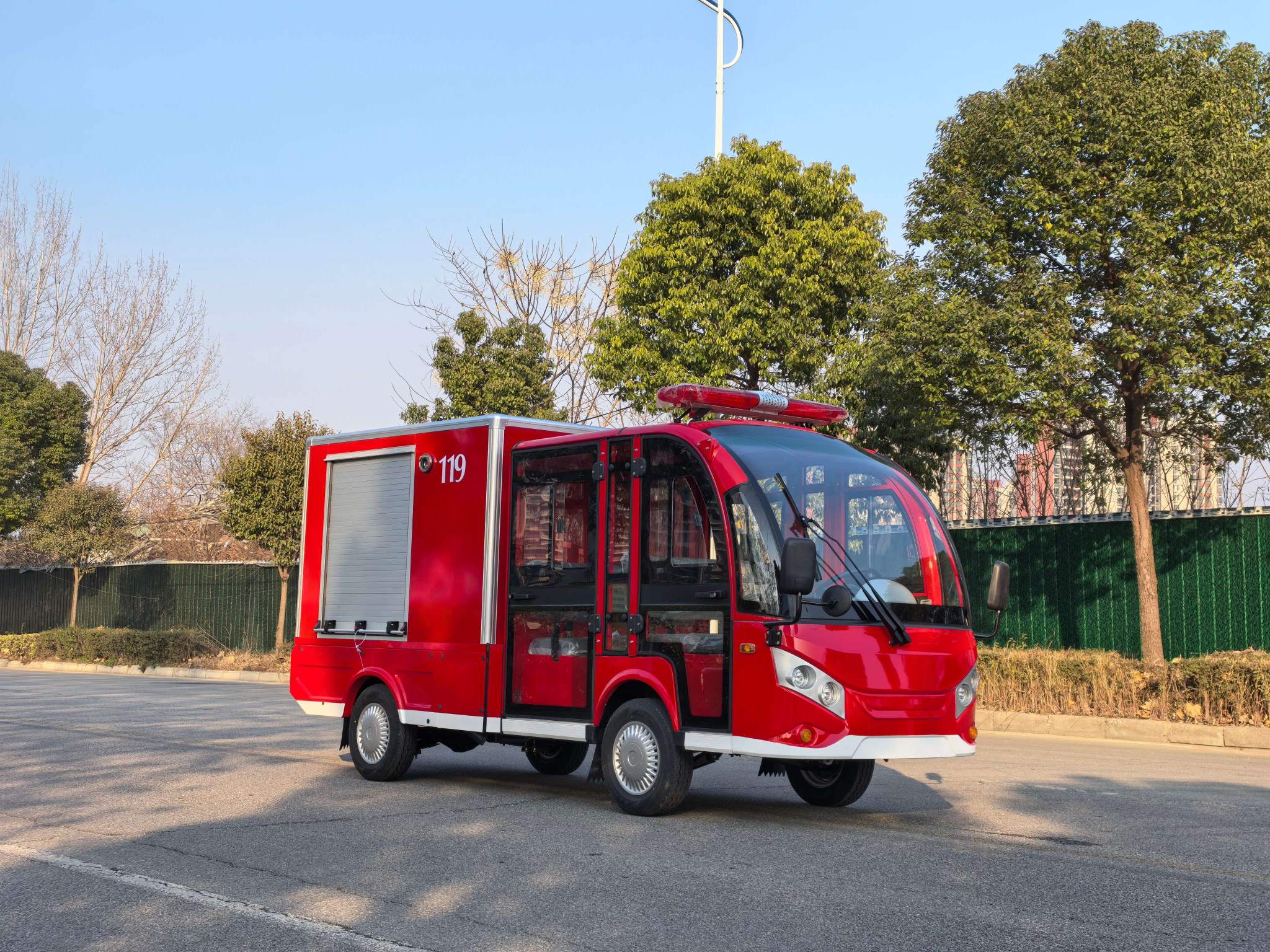 双排5座电动消防车